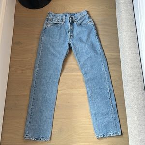Levi’s 501 blue jeans size 27